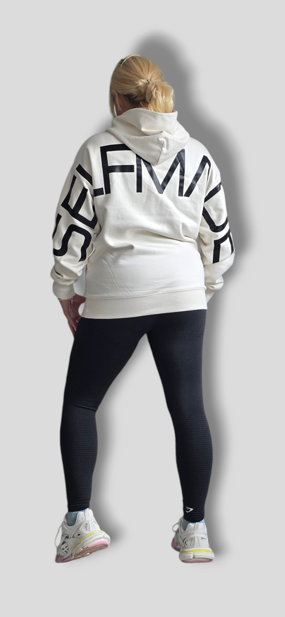 STATUS HOODIE