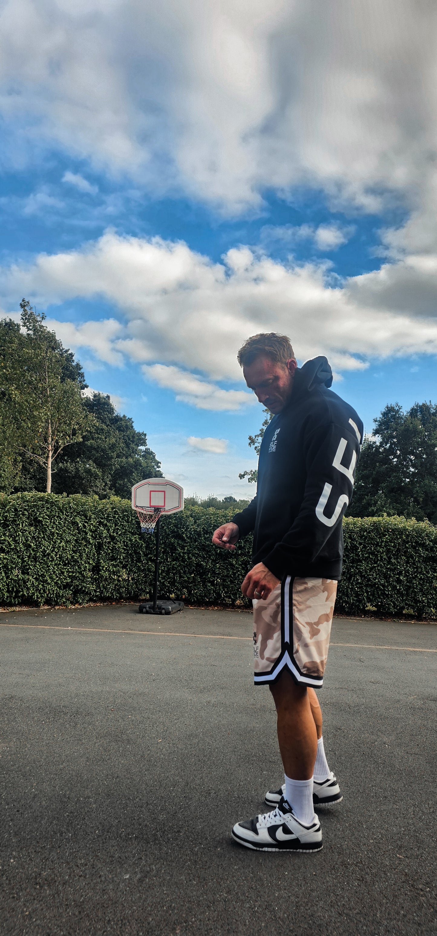 STATUS HOODIE