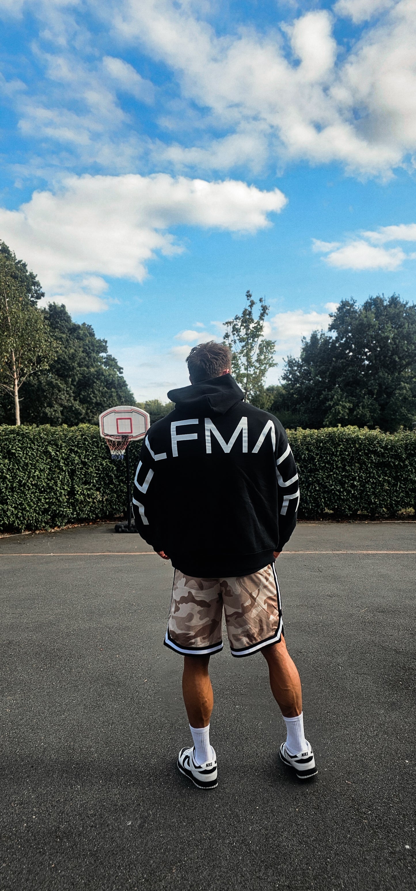 STATUS HOODIE